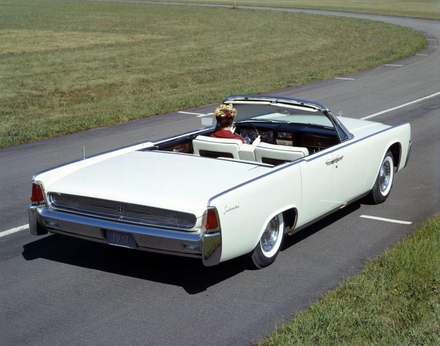  Lincoln Continental Convertible (74A) 1961 года  (фото 15 из 30)